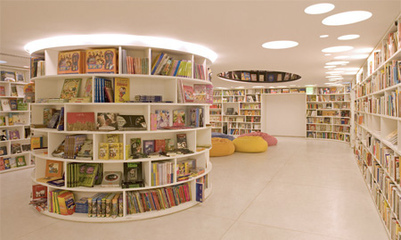 巴西Livraria da Vila书店:各种书籍摆放的姿态