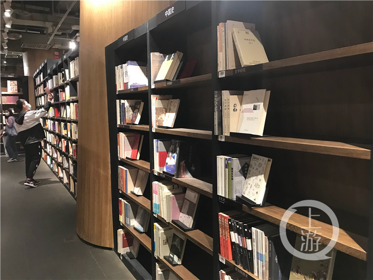 告别曾经的“重庆最美书店” 方所闭店出清，读者不舍之情溢于言表